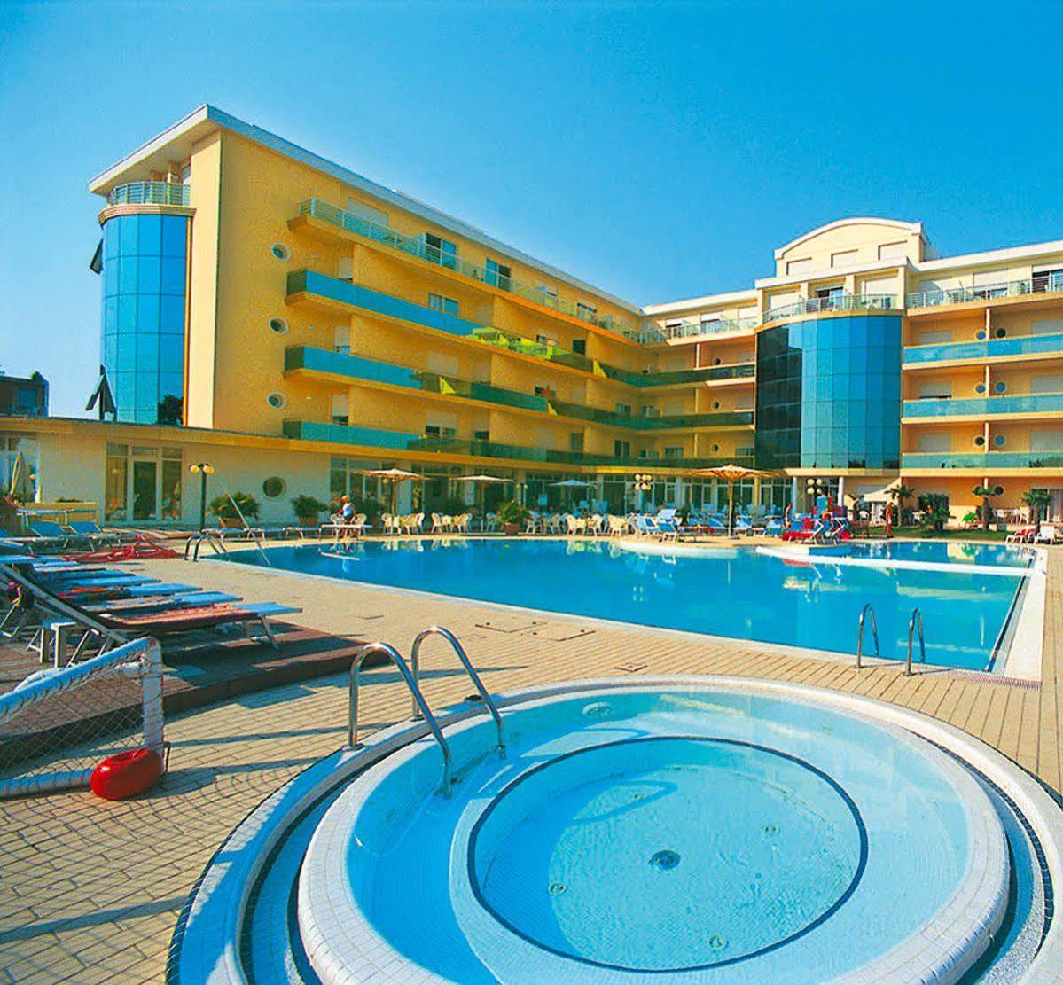 Hotel Valverde & Residenza Cesenatico Luaran gambar