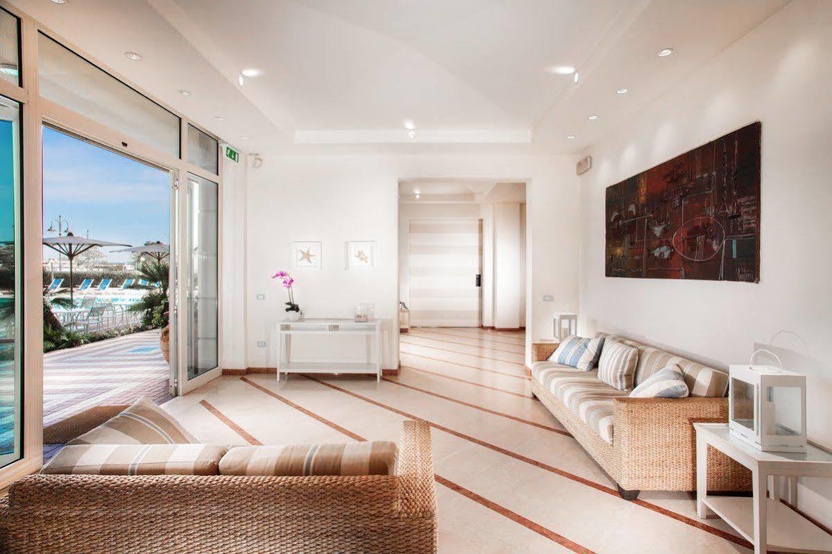 Hotel Valverde & Residenza Cesenatico Luaran gambar