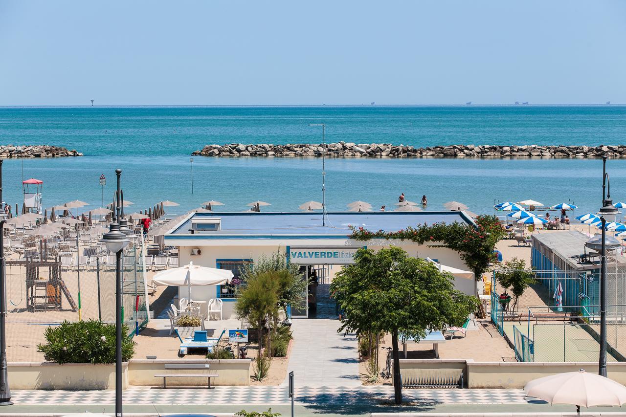 Hotel Valverde & Residenza Cesenatico Luaran gambar